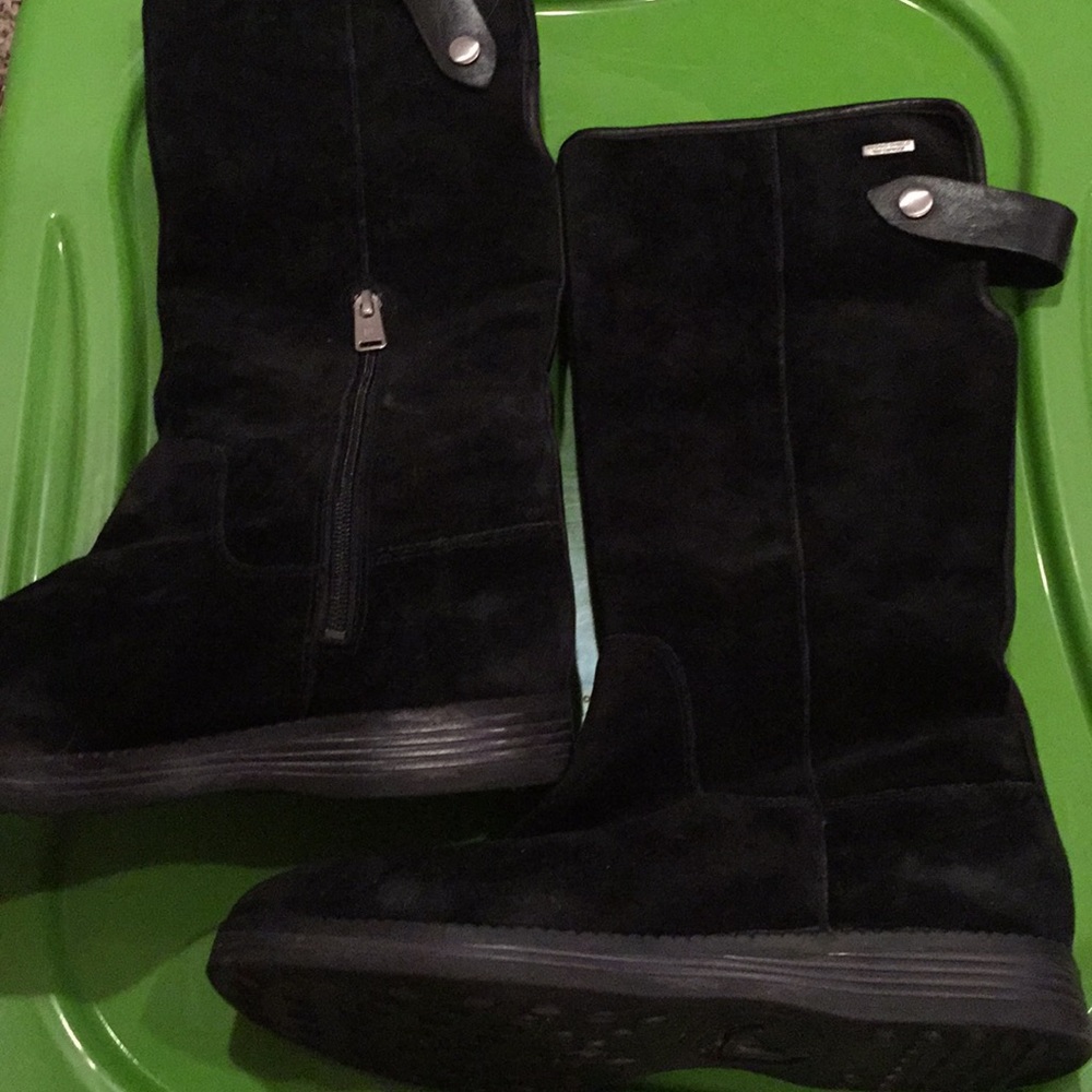 NWOT Black suede hydro-shield boots